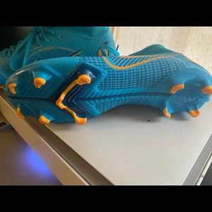 NIKE BRAND NEW ( didn’t fit ) SUPERFLY 8 SIZE 9.5 womens / SIZE 8 mens